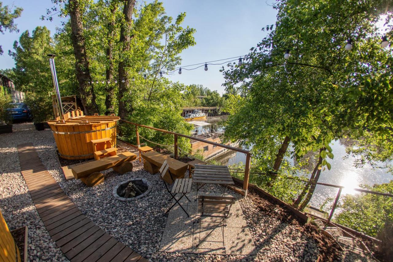 Prague Bay Houseboats 호텔 외부 사진