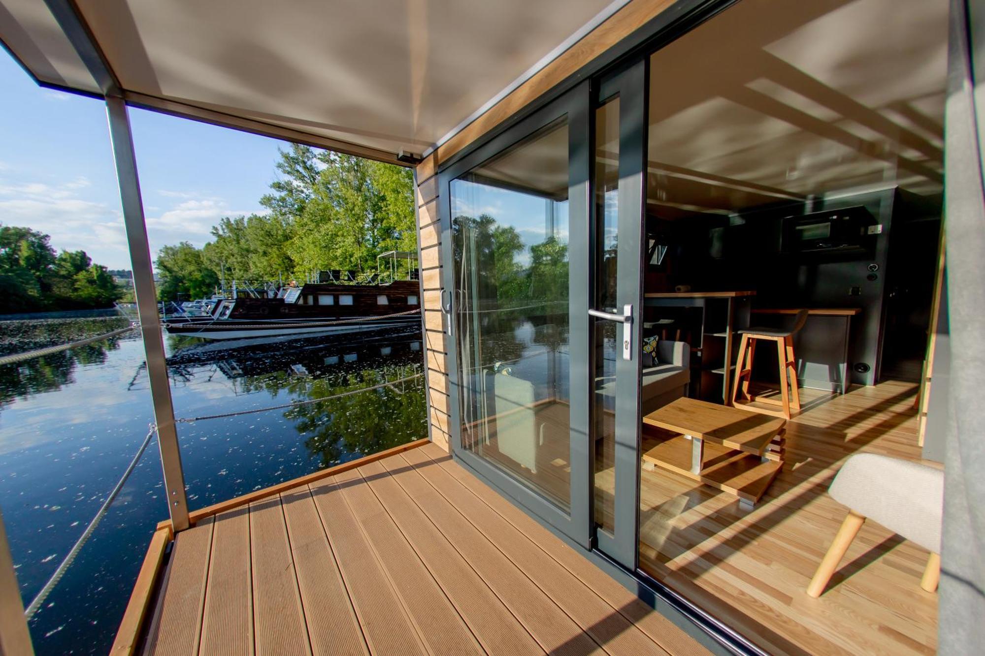 Prague Bay Houseboats 호텔 외부 사진